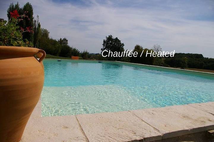 Gîte pour 6 personnes, avec jacuzzi ainsi que piscine et jardin à Rouffiac