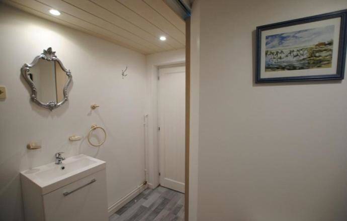 Cottage pour 2 personnes, avec vue ainsi que terrasse et jardin dans Dampierre-le-Château