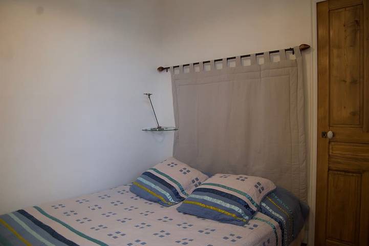 Location de vacances pour 5 personnes, avec terrasse dans Plage de Saint-Cyr sur Mer Les Lecques - 2