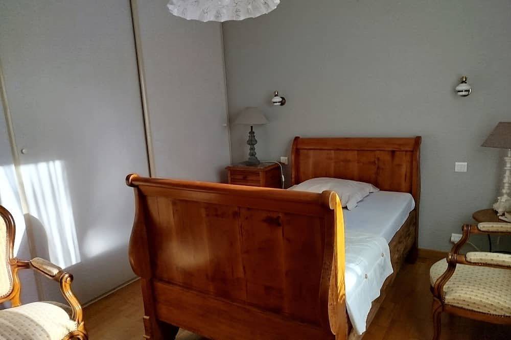 Single rooms converted into family suites 5 minutes from the town center in Salies-du-Salat, Alto Garona