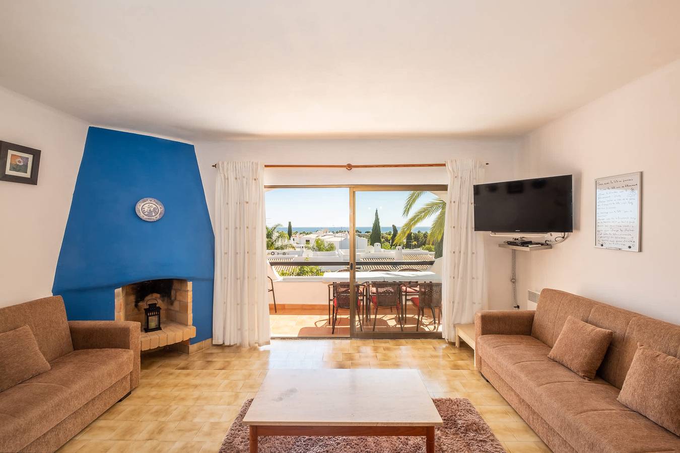 Appartamento intero, Apartment Luna - Resort with a pool area with a lounge bar in Albufeira, Distretto di Faro