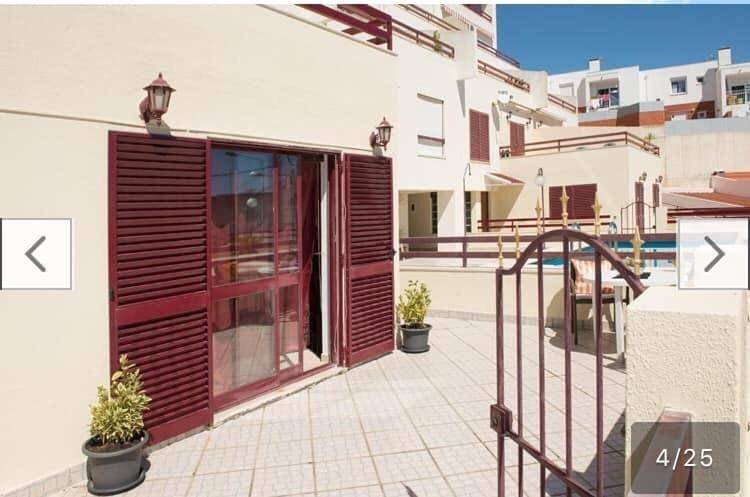 Three-Bedroom House in Praia do Ouro, Sesimbra