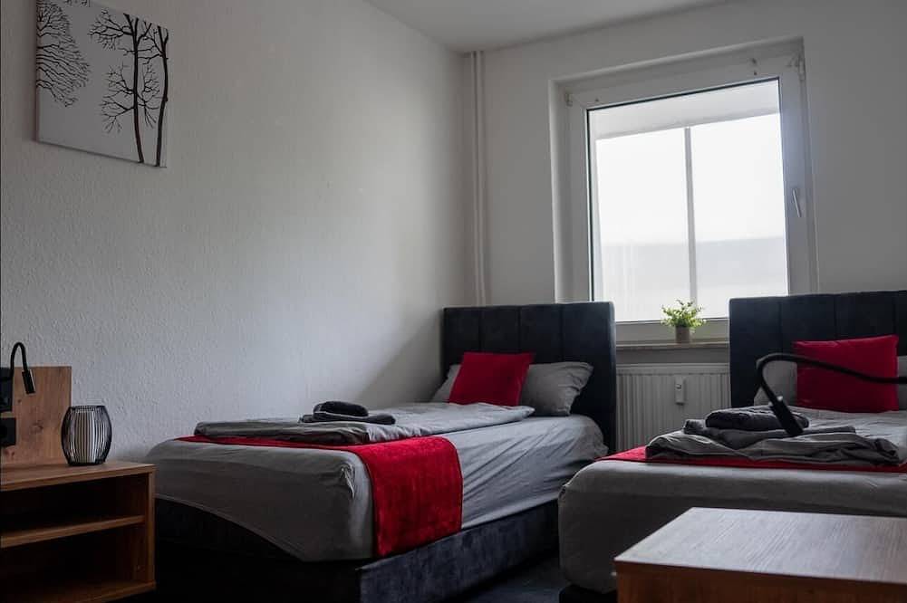 Entire apartment, Livemore24 - Space in Duisburg 24/7 check-in in Oberhausen, Ruhr district