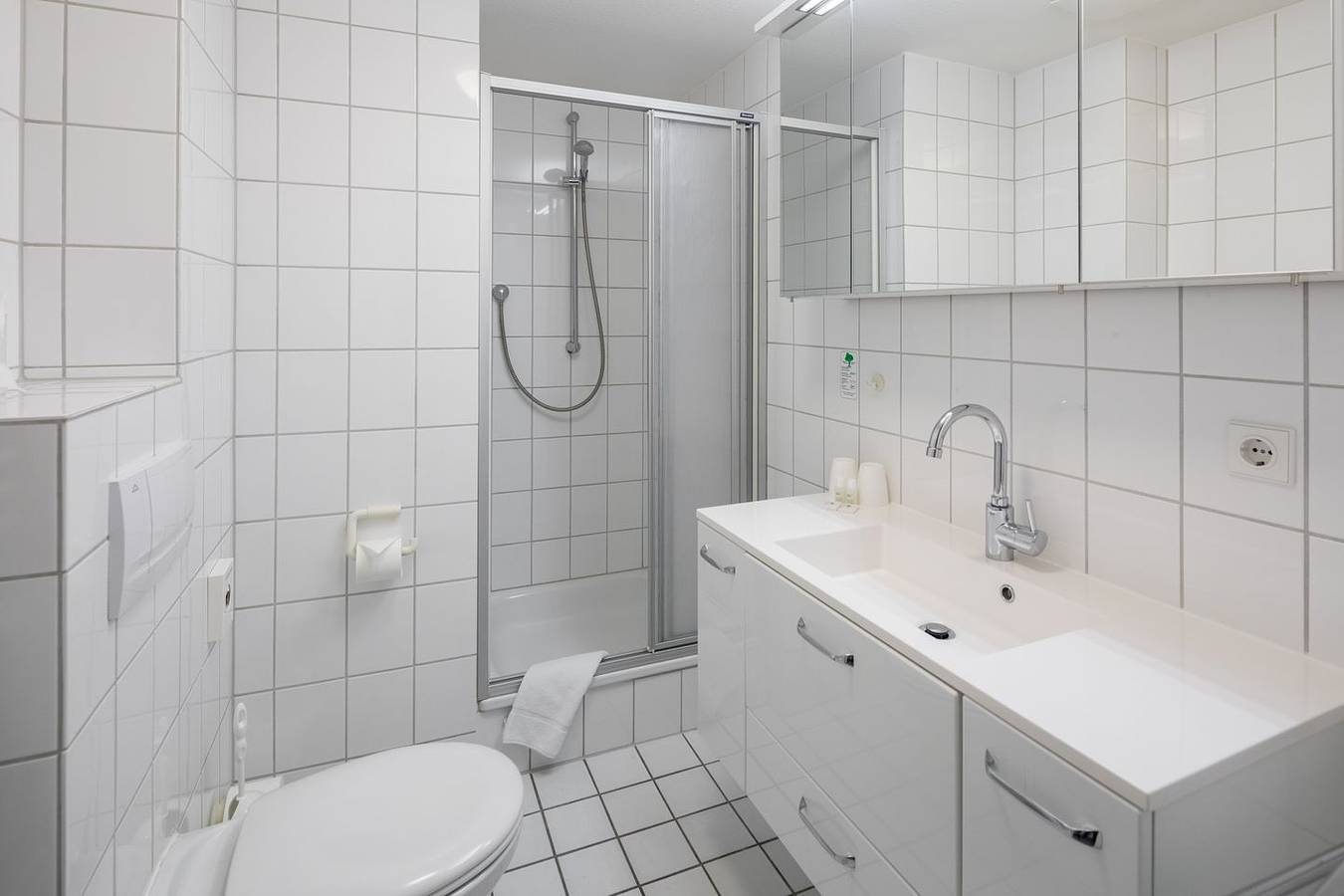 Apartamento entero, Helles, sonniges 1-Zimmer Appartement direkt am Kurplatz mit Südbalkon in Juist