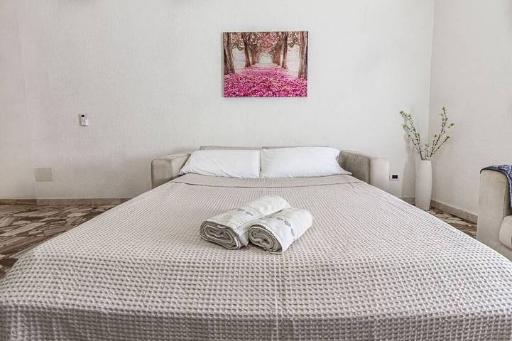 Entire apartment, Lovely Piazza santa maria Apartment in Sassari, Sassari Province