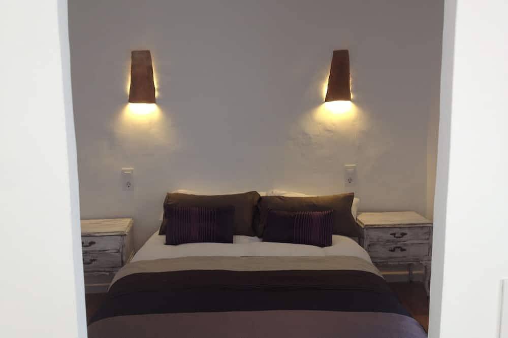 Entire apartment, Cosy Quiet Hideaway with Private Terrace, perfect location old town Tarifa in Playa de Los Lances, Tarifa