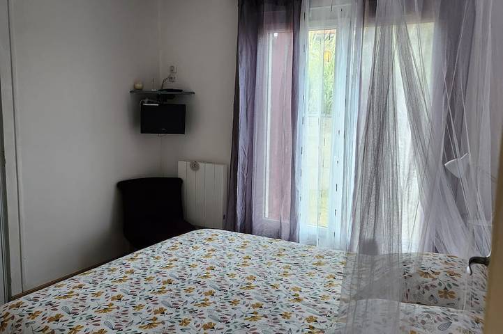 Gîte pour 3 personnes, avec jardin à Préchacq-les-Bains - 2