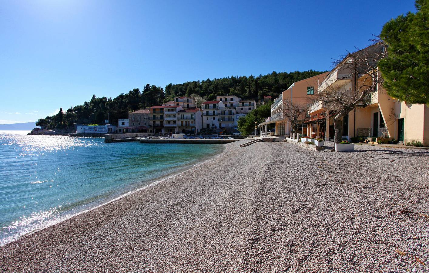Ganze Ferienwohnung, Apartment mit Meerblick, Terrasse, WLAN, Klimaanlage und Parkplatz in Drvenik, Makarska Riviera
