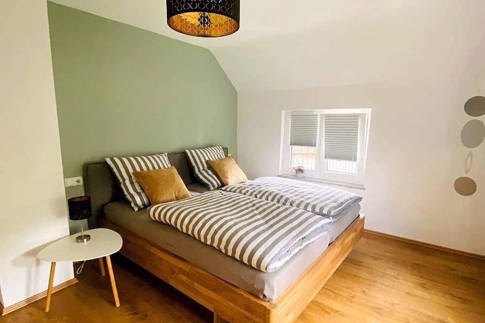 Ganze Wohnung, Moderne 5-Sterne Ferienwohnung mit großem Balkon \"Kösseine\" in Wunsiedel, Oberfranken
