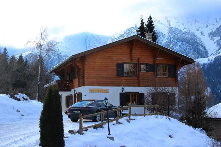 Location de vacances pour 8 personnes, avec jardin ainsi que vue et sauna, animaux acceptés à St. Niklaus