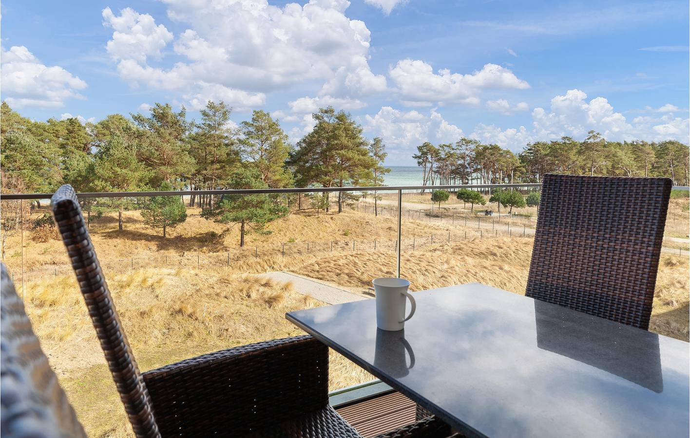 Geheel vakantieappartement, Gezellig appartement met terras, 500m van het strand van Binz in Strand Prora, Binz