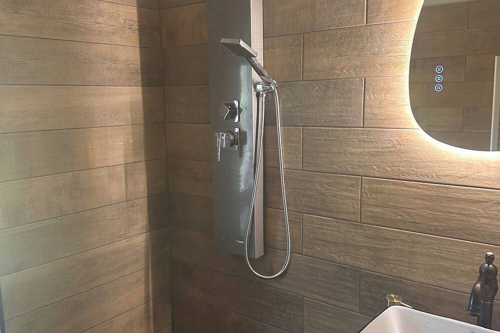 Gîte Charme et Détente à Gerbépal– Vue Sur le Lac, Sauna, Spa et Terrasse Privée in Gerbépal, Parc naturel régional des Ballons des Vosges