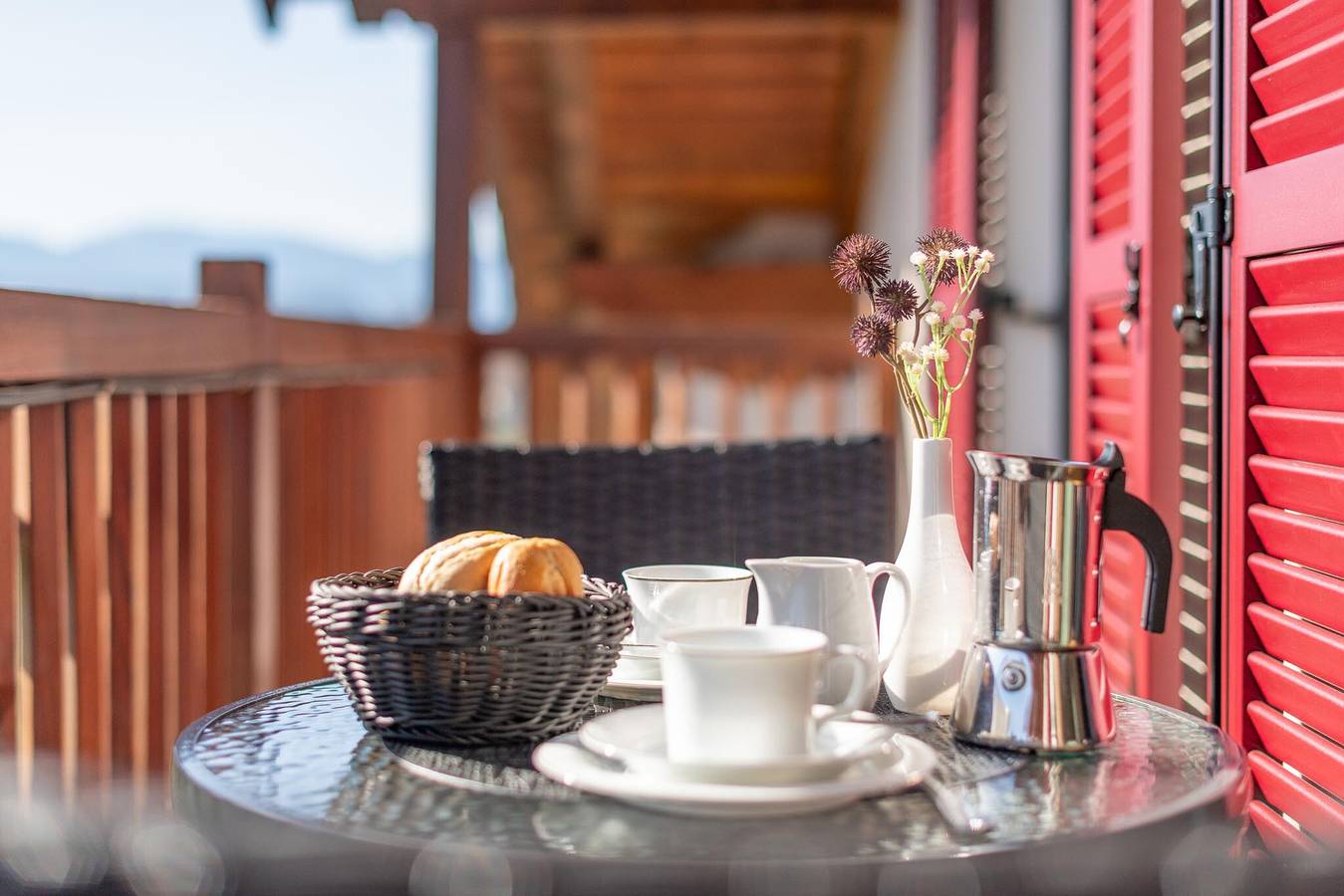 Entire apartment, Apartment 'Weinangerhof Nussbaum' with Mountain View, Wi-Fi and Air Conditioning in St. Pauls, Eppan an der Weinstraße