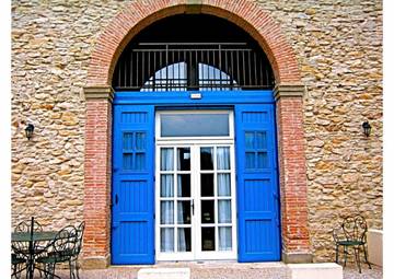 Gîte pour 6 personnes, avec vue et balcon ainsi que piscine et jardin, adapté aux familles à Cenne-Monestiés