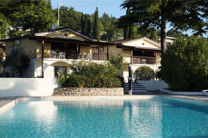 Bungalow für 6 Personen, mit Ausblick und Pool in Manerba del Garda - 2
