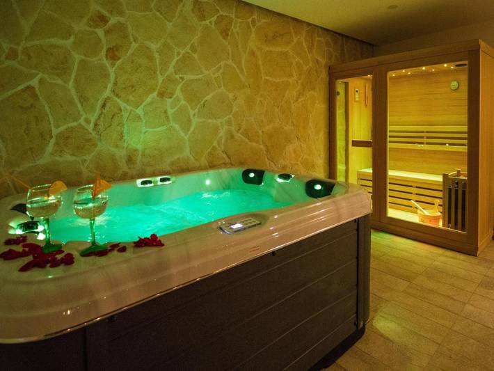 Ferienwohnung für 2 Personen, mit Balkon und Whirlpool sowie Pool und Sauna in Grad Dubrovnik - 3