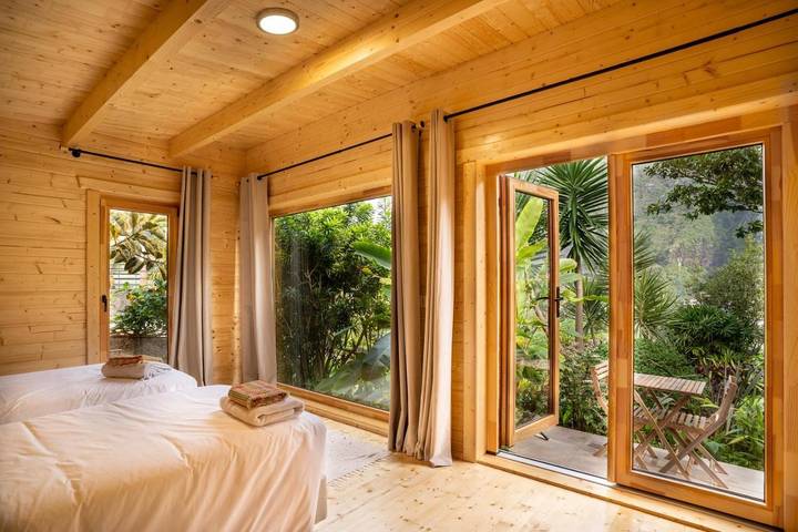 Bungalow für 2 Personen, mit Terrasse und Garten sowie Ausblick