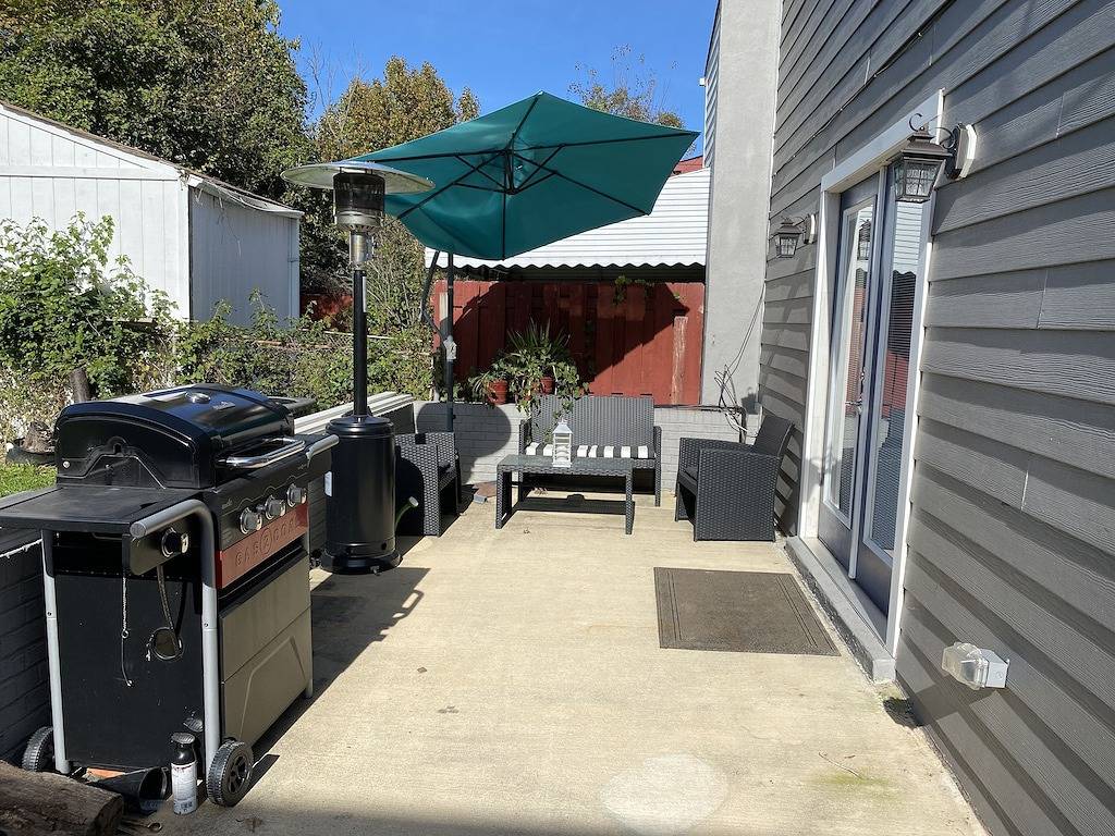 Modern Dc Retreat w/Parking for 4 Cars! -Brookland in Washington D.C., District of Columbia