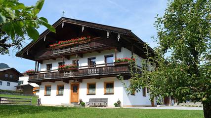 Ferienwohnung für 4 Personen, mit Ausblick und Garten sowie Balkon in Reith im Alpbachtal