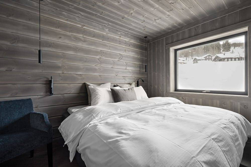 Helt ny hytte med 10 soveplasser, høy standard og ski-in-ski-out in Sogndal 