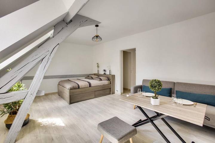 Gîte pour 2 personnes dans Cathédrale Notre-Dame (Chartres)