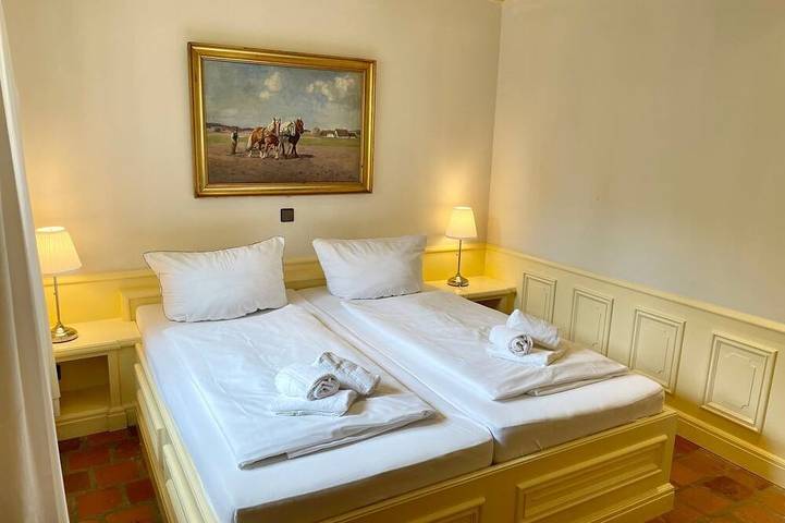 Ganze Wohnung, Kiebitz - Schönes 2-Zimmer App. mit Terrasse, Pkw-Stellplatz, Wlan. Haustiere in Westerland, Sylt (Gemeinde)