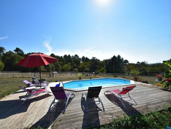 Location de vacances pour 6 personnes, avec terrasse ainsi que jardin et piscine à Montferrand-du-Périgord - 2