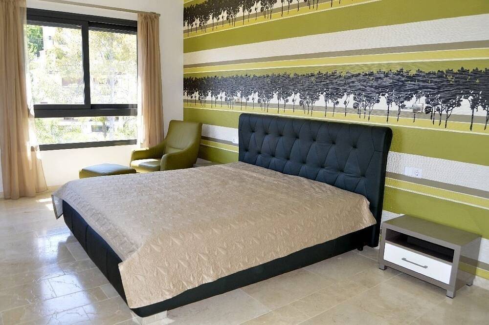 Villa del Mar — 10-Guest Villa w/ 15m Infinity Pool, Sauna & Stargazing Rooftop in Peguera, Calvià