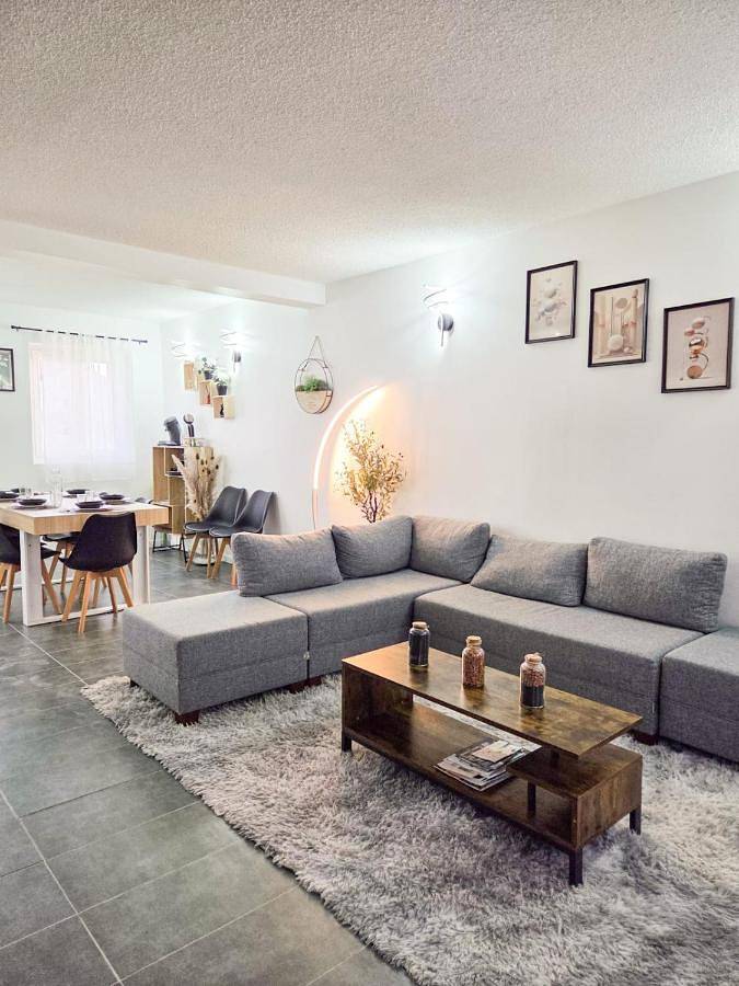 Ferienwohnung für 10 Personen, mit Balkon in Vichy