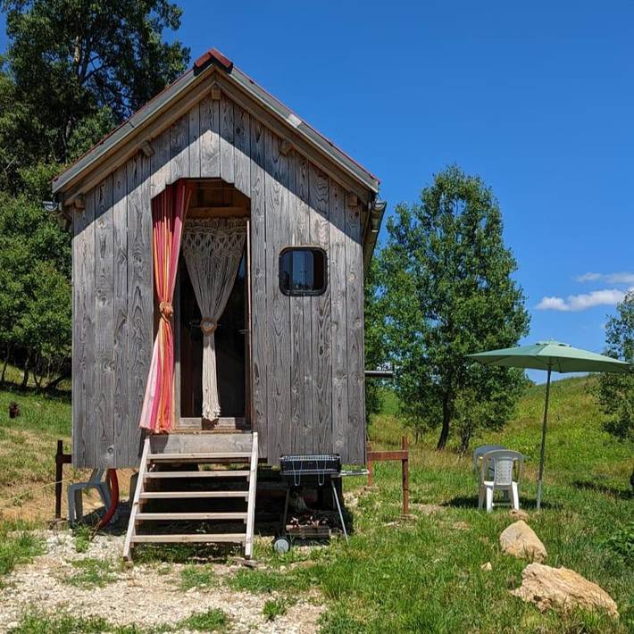 Location de vacances pour 3 personnes, avec jardin à La Pesse - 2