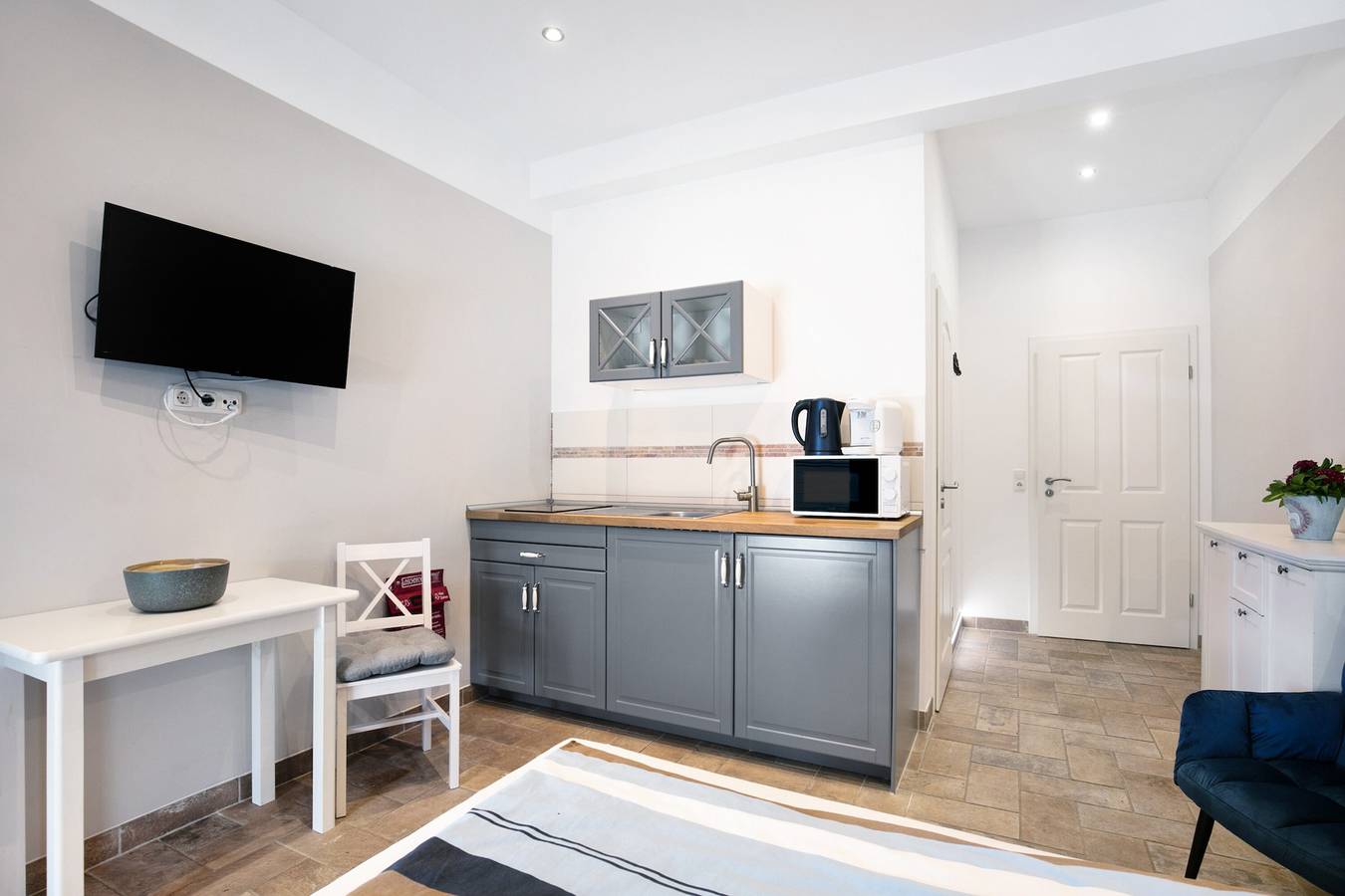 Ganzes Studio, Einzimmerapartment 'Appartement 2 - Galopp' mit Gemeinschaftsterrasse und Wi-Fi in Wietstock, Ludwigsfelde