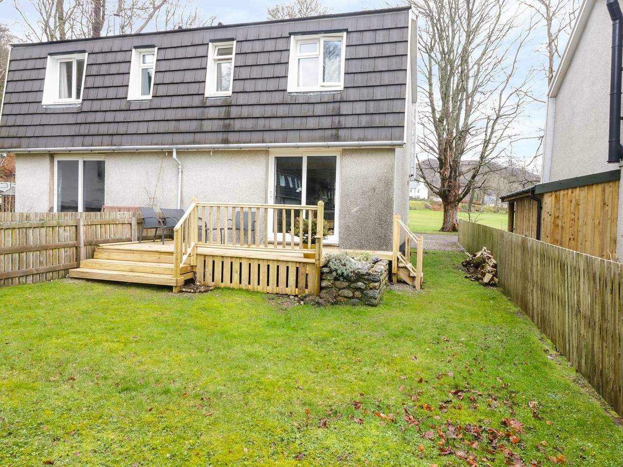 Log Cabin for 5 People in Loch Linnhe, Scotland