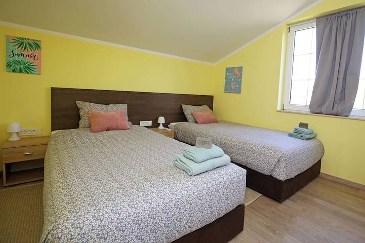 2-bedroom luxury villa surrounded by mountain views just minutes from the beach! in Šibenik-Knin