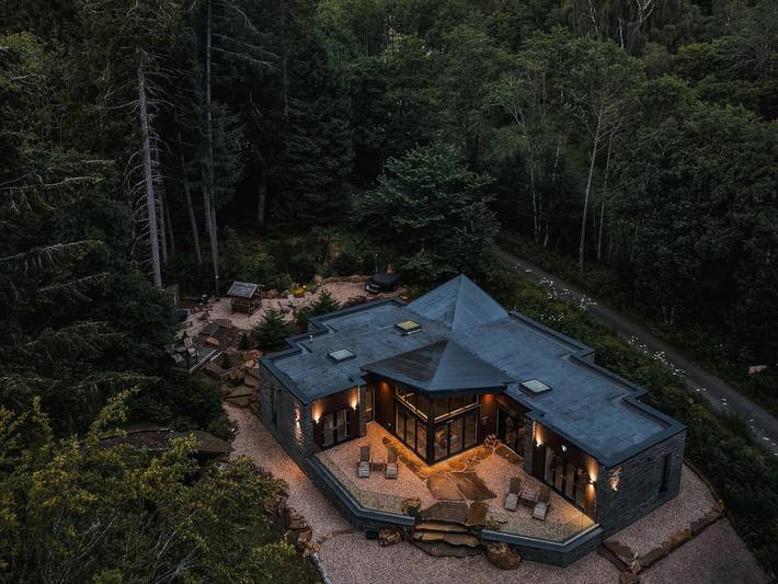 Cottage for 6 people, with Terrace and Garden in Cairngorms National Park