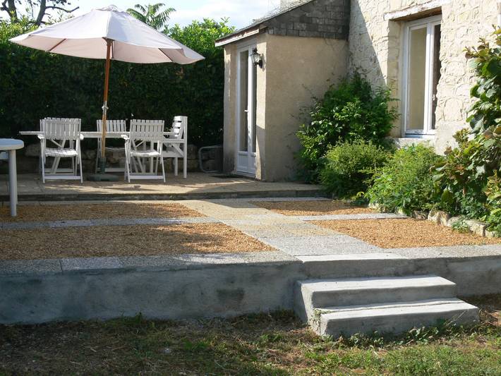 Location de vacances pour 8 personnes, avec jardin à Allonnes