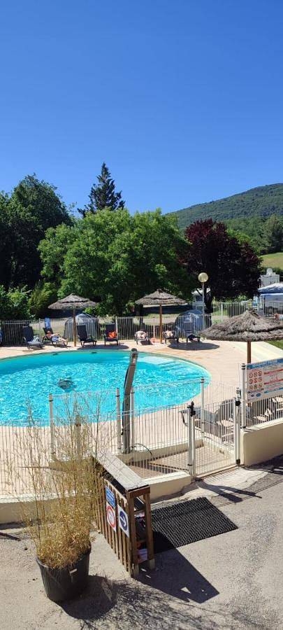 Camping Près du Lac de Sainte Croix in Bauduen, Brignoles region