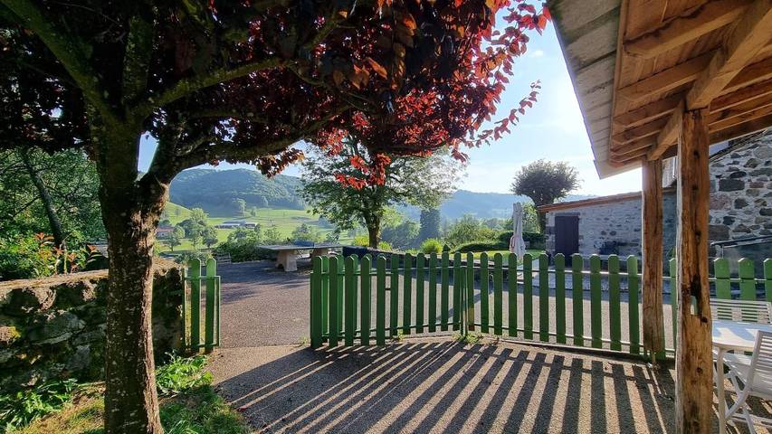 Maison de vacances pour 6 personnes, avec jardin, adapté aux familles dans le Cantal - 2