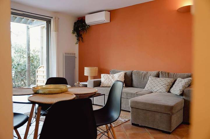 Appartement de vacances pour 4 personnes, avec piscine et jardin