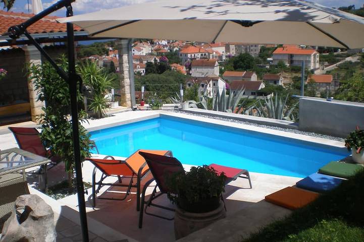 Villa für 8 Personen, mit Terrasse und Garten - 1