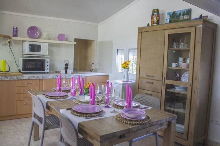 Casa rural para 6 personas, con jardín y vistas al lago además de piscina y vistas, Se admiten mascotas en Delta del Ebro - 4