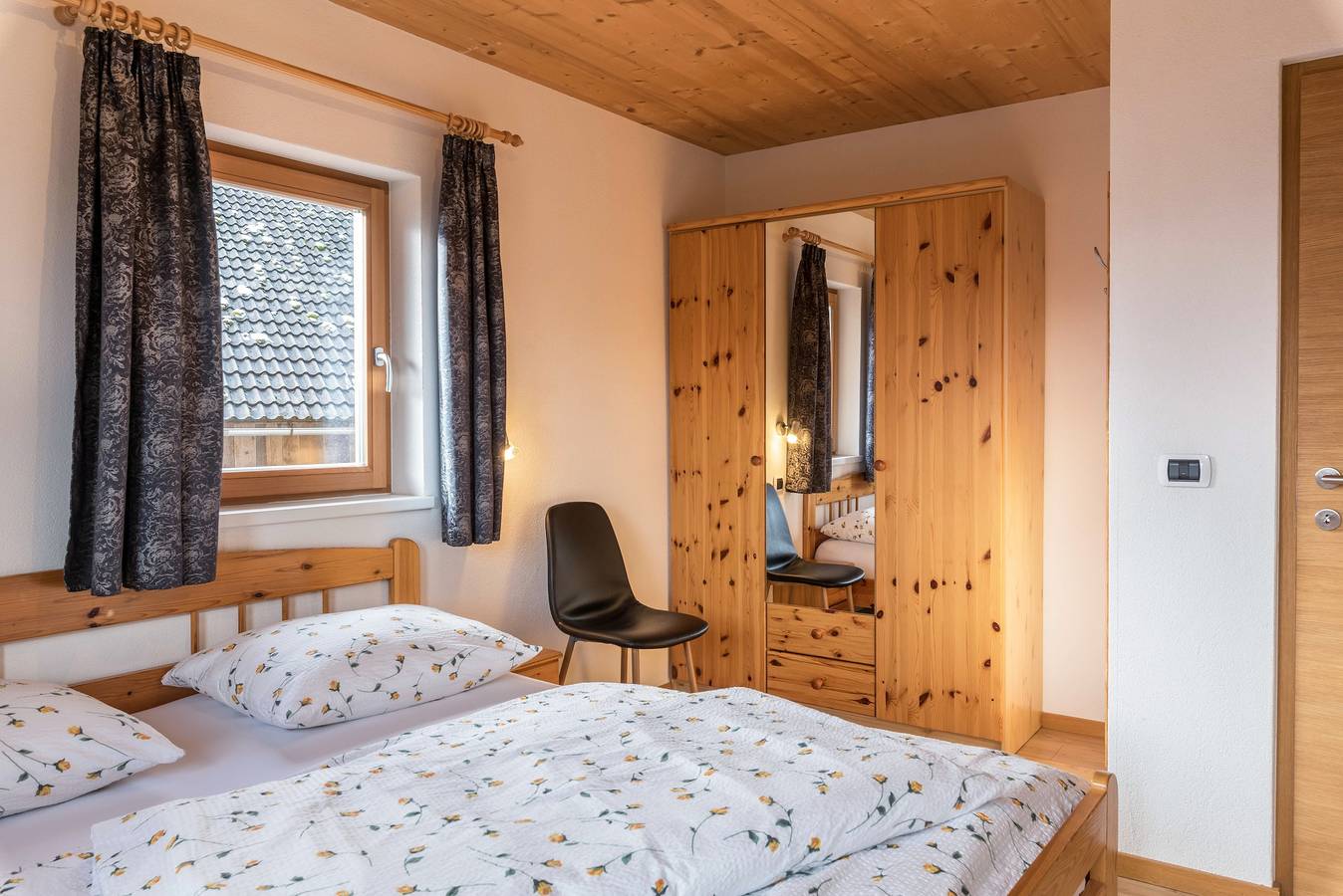 Ganze Wohnung, Ferienwohnung 'Kehrerhof - Berg' mit Bergblick, Balkon und Wlan in Ellen, St. Lorenzen