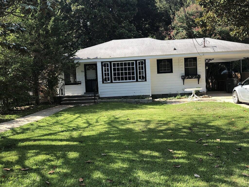 Cozy cottage in the park -yet close to the action in Hot Springs, Ouachita National Forest