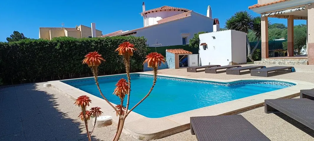 Ferienhaus für 8 Personen, mit Garten und Pool sowie Ausblick - 1