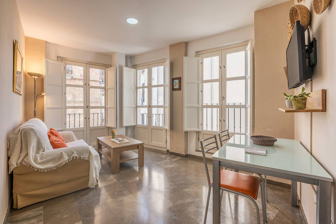 Appartamento intero, Appartamento 'Centrico Apartamento Bajo Albaycín' con Balcone, Wi-Fi e Aria Condizionata in Granada, Provincia di Granada