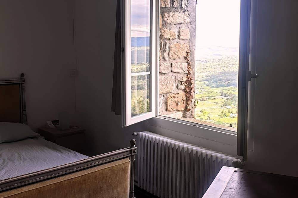 Ganze Wohnung, Howling, a house in the ramparts in Le Castellet, Mittelmeerküste (Frankreich)