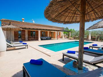 Finca für 7 Personen, mit Pool und Ausblick sowie Terrasse und Garten, kinderfreundlich in Montuïri