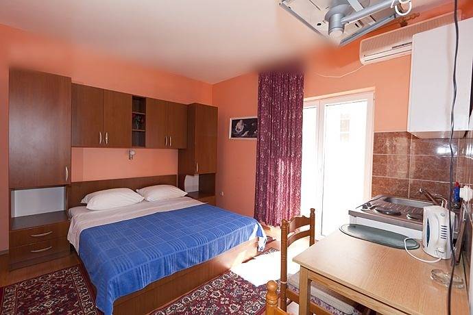 Ganzes Studio, Studioapartment in Tučepi mit Balkon, Klimaanlage, W-Lan (3674-3) in Tucepi, Makarska Riviera
