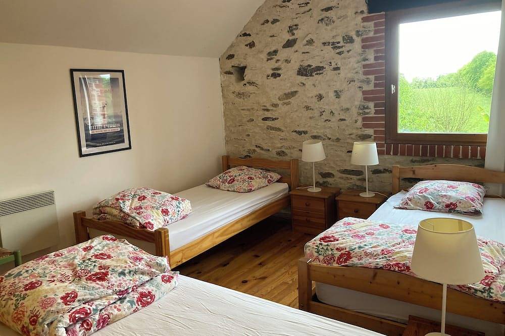 Maison à la campagne avec piscine chauffée (12/22 pers) in Nort-sur-Erdre, Région de Châteaubriant