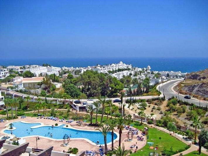 Apartamento de vacaciones para 4 personas, con piscina además de vistas y jardín - 1