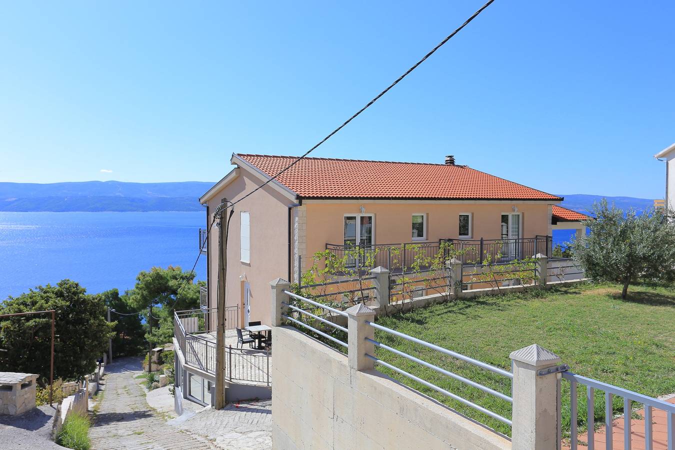 Ganze Wohnung, Studio Appartement mit Terrasse und Meerblick Stanici, Omis As-17894-b in Stanici, Omis-Riviera
